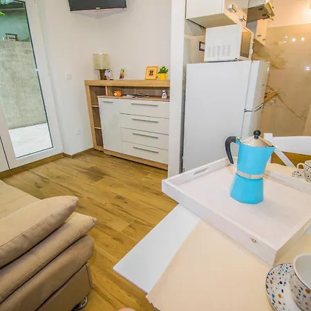 Ivanica And Mirela جادرانوفو