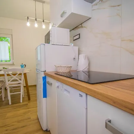 Ivanica And Mirela Apartment *