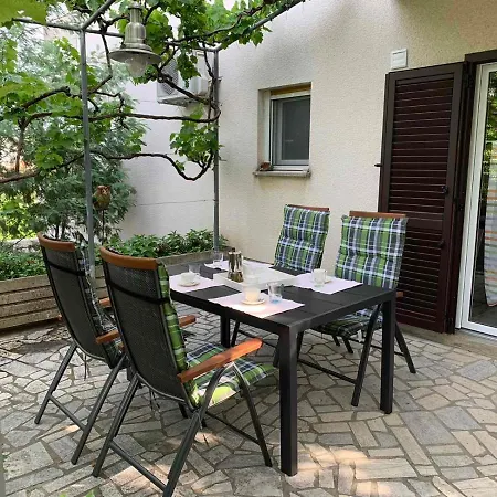 Ivanica And Mirela Apartment