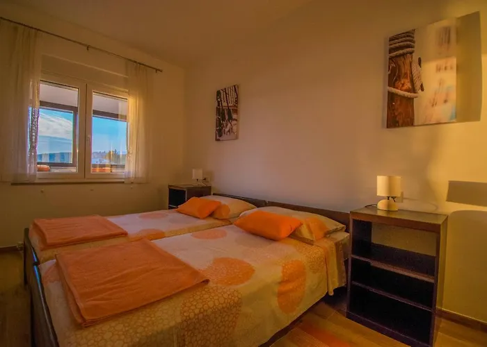 Ivanica And Mirela アパート ヤドラニヴォ