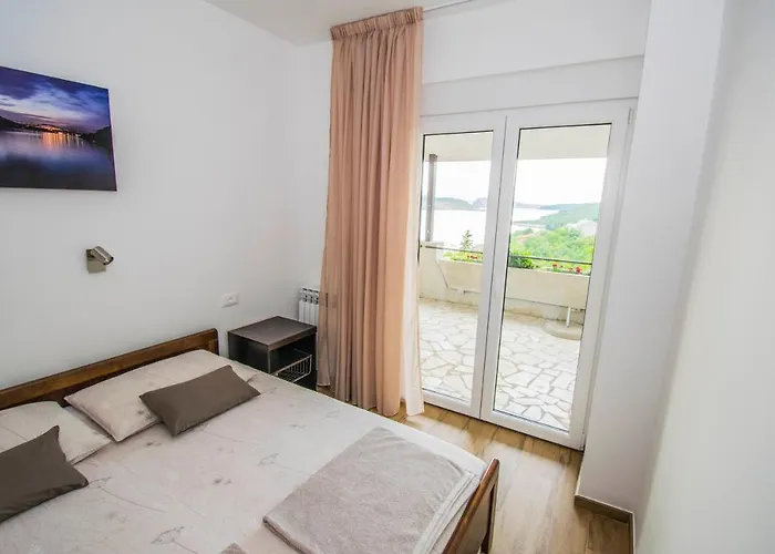 Ivanica And Mirela Apartment Jadranovo